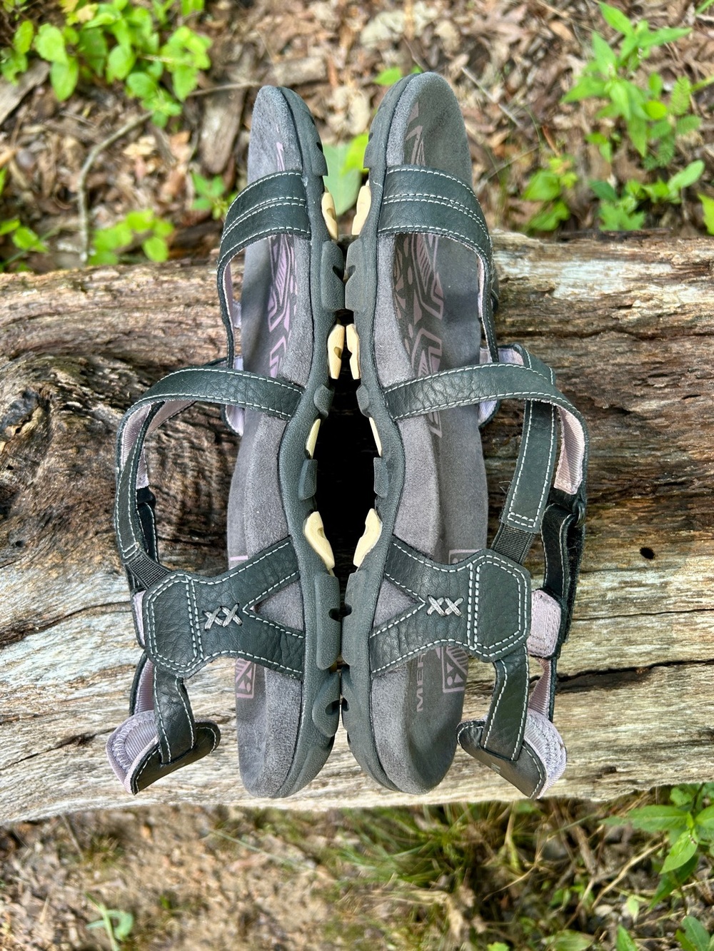 Merrell Women's Black Strappy Leather Sandals - Picture 9 of 15